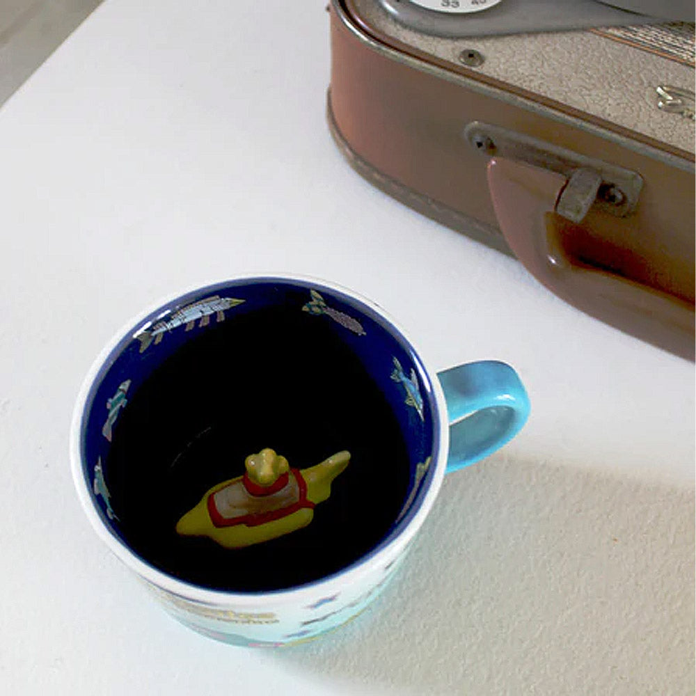 THE BEATLES (65th Anniversary) - Yellow Submarine / Disaster (UK brand) / Mug