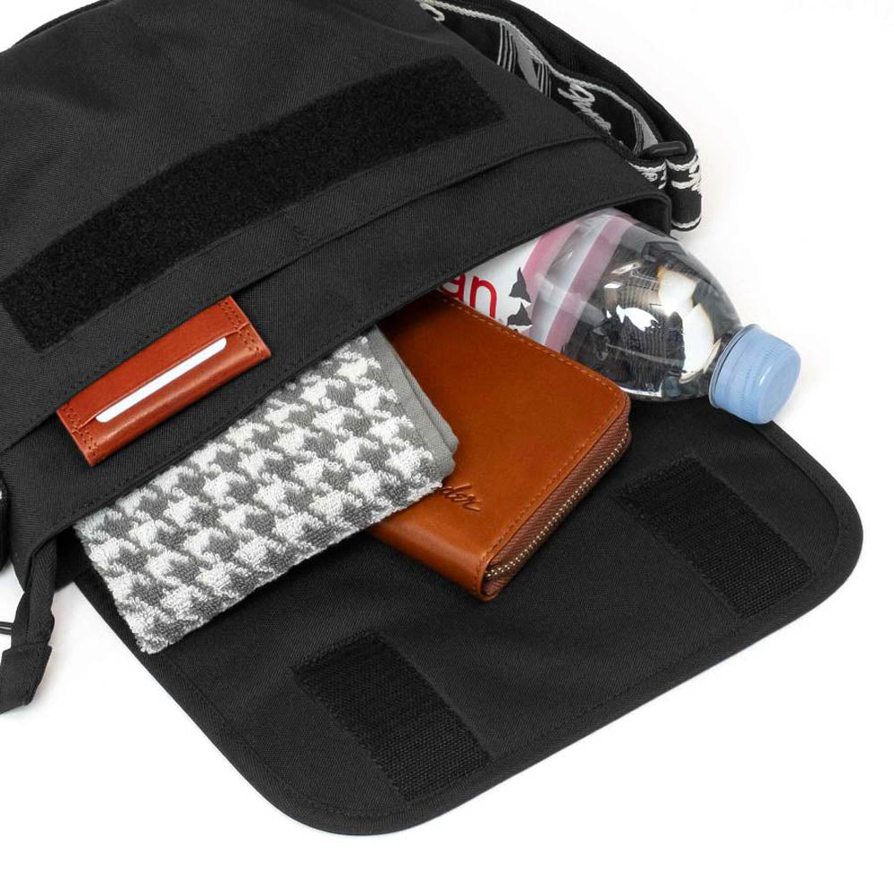 FENDER (80th Anniversary) - Flap Shoulder / Grey Strap / Shoulder Bag