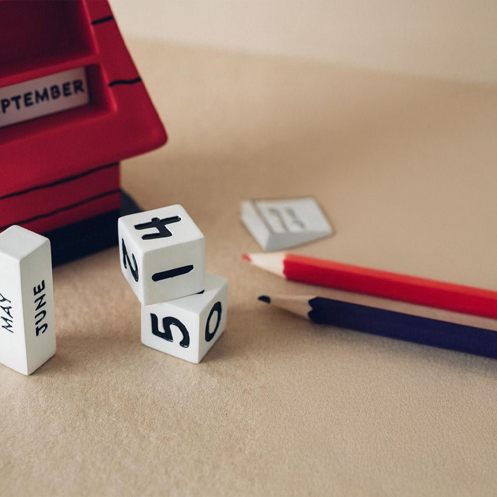 PEANUTS スヌーピー (コミック誕生 75周年 ) - SNOOPY DOGHOUSE / 3Dパーペチュアルカレンダー / 永久カレンダー / カレンダー・ダイアリー - PGS