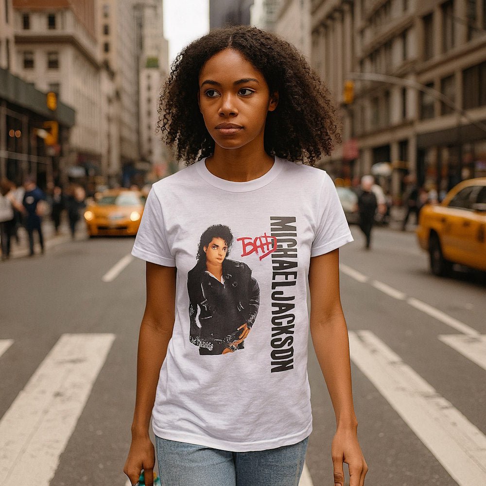 MICHAEL JACKSON マイケルジャクソン (2026年 映画公開 ) - Bad Silver Logo / Tシャツ / メンズ - PGS