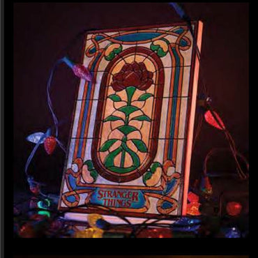 【予約商品】 STRANGER THINGS ストレンジャー・シングス (シーズン5 2025年配信決定 ) - Creel House Stained Glass Window Resin Plaque / インテリア置物 - PGS