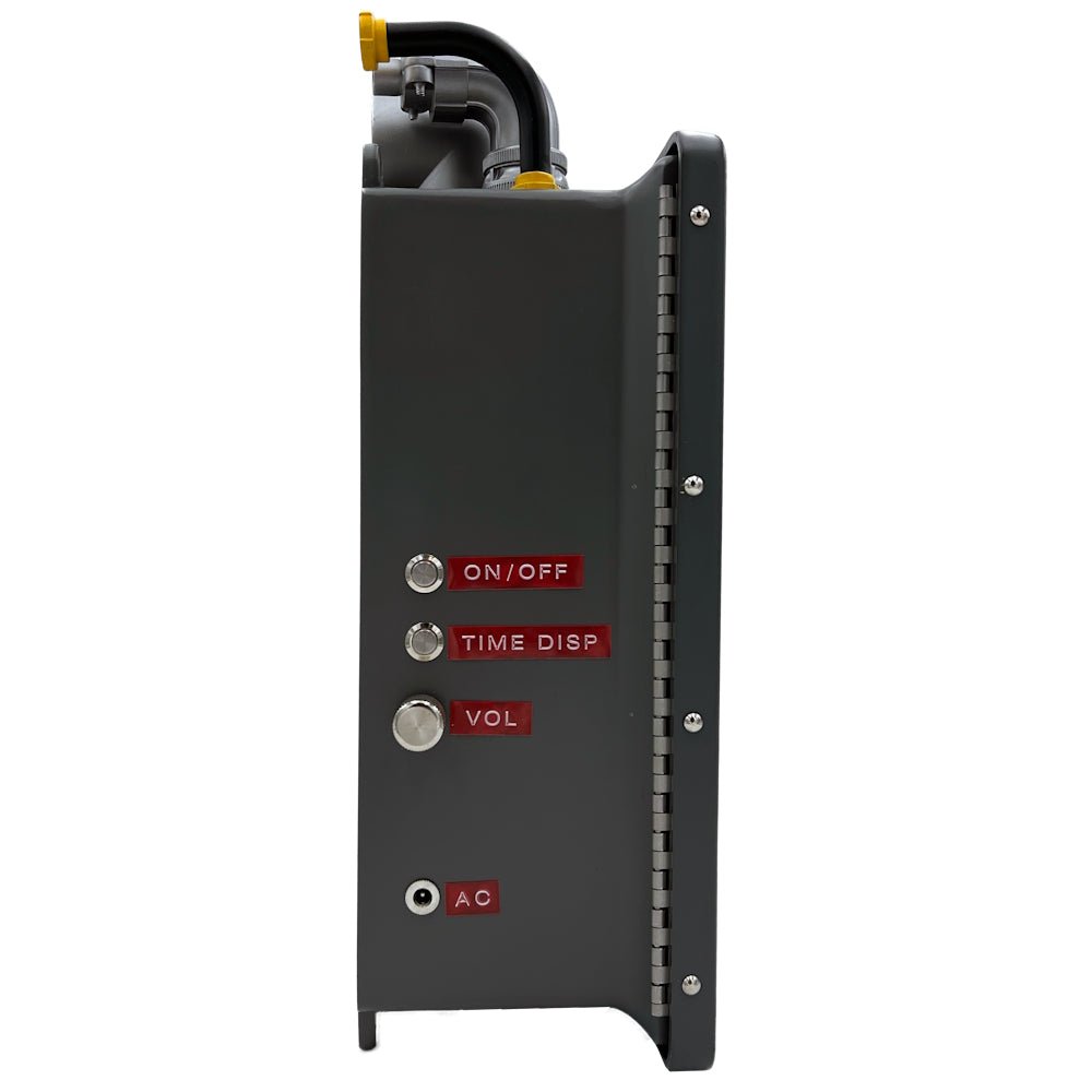 【予約商品】 BACK TO THE FUTURE バックトゥザフューチャー (劇場公開 40周年 ) - Flux Capacitor Limited Edition Prop Replica / 限定版 / フィギュア・人形