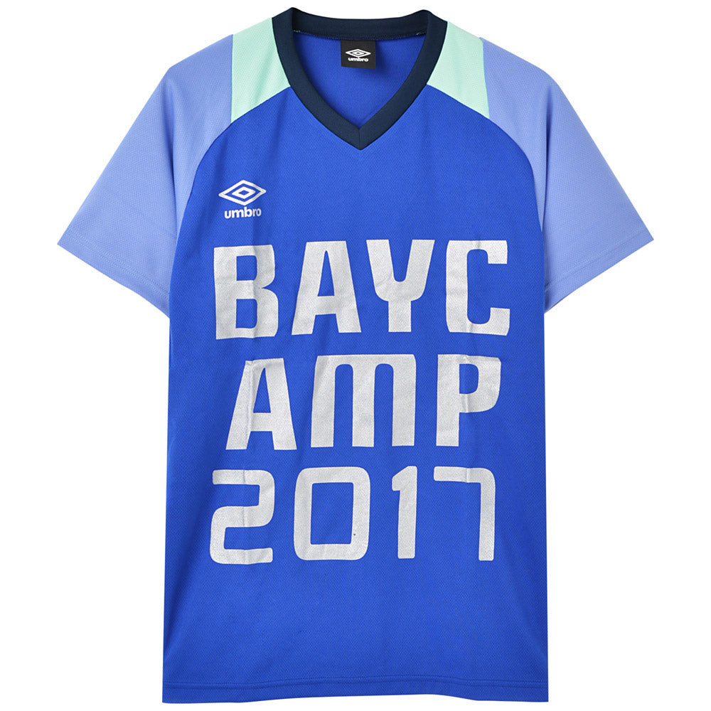 BAYCAMP ベイキャンプ - 2017 ドライTシャツ / バックプリントあり / umbro（ブランド） / Tシャツ / メンズ 【公式 / オフィシャル】