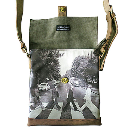 THE BEATLES ビートルズ (結成 65周年 ) - Abbey Road Green Mini Bag / サコッシュ / Disaster Design（U.K.ブランド） / ショルダーバッグ 【公式 / オフィシャル】
