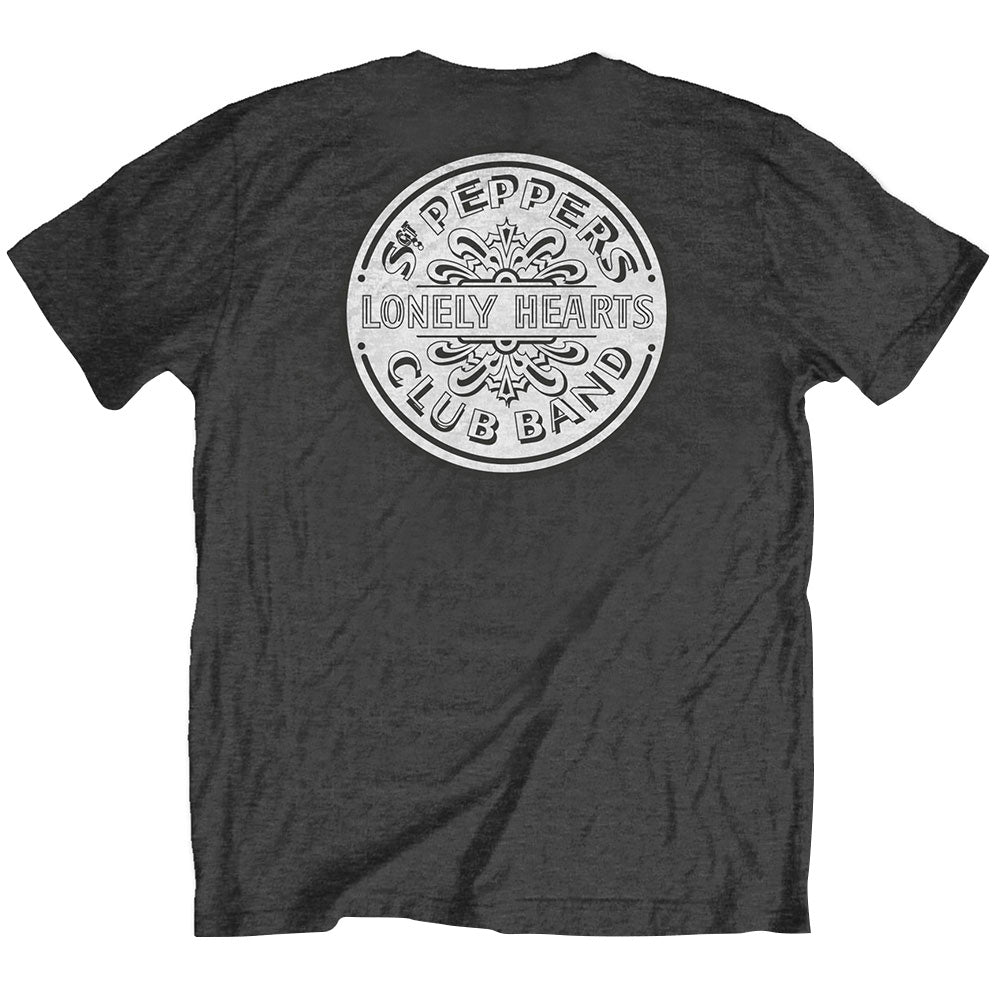 
                  
                    THE BEATLES ビートルズ (結成 65周年 ) - SPLHCB WITH DRUM / SGT / バックプリントあり / Tシャツ / メンズ 【公式 / オフィシャル】
                  
                