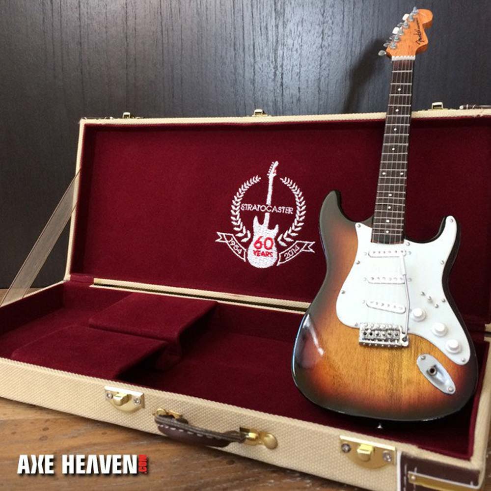 
                  
                    FENDER フェンダー (設立 80周年 ) - 60th Anniversary Strat Guitar Case with Embroidered Logo / ミニチュア楽器 【公式 / オフィシャル】
                  
                