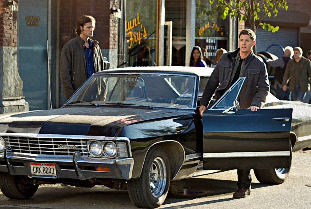 
                  
                    SUPERNATURAL スーパーナチュラル (放送 20周年 ) - 1967 Chevrolet Impala Sport Sedan with Sam and Dean Figures / フィギュア・人形
                  
                