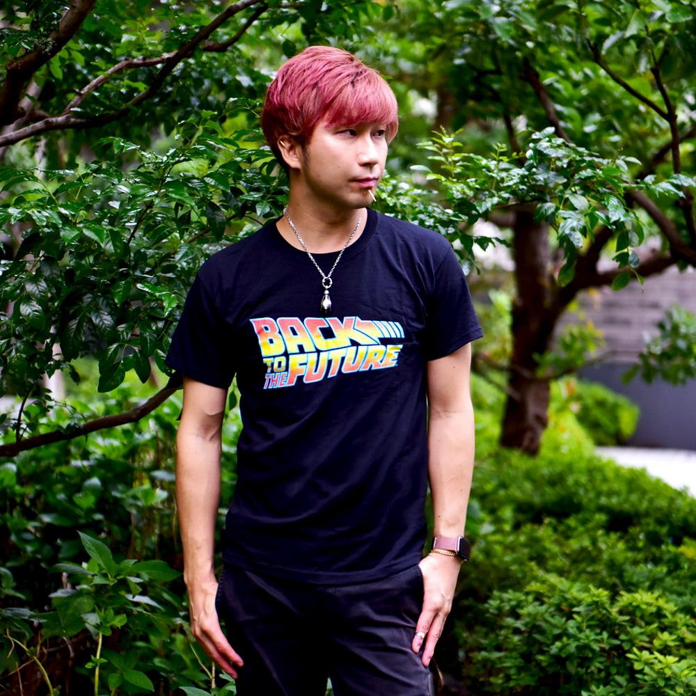 【廃番ラスト販売/特別価格】BACK TO THE FUTURE バックトゥザフューチャー (劇場公開 40周年 ) - Vintage Logo / Tシャツ / メンズ 【公式 / オフィシャル】