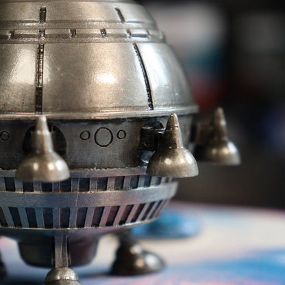 ET - Limited Edition 40th Anniversary Spaceship Scaled Replica / Limited to 1,982 units worldwide / Interior ornament