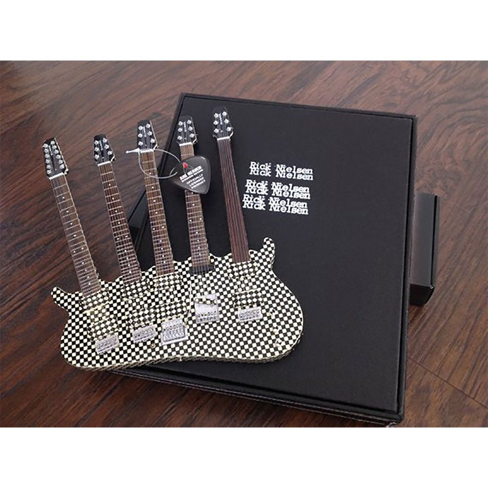 
                  
                    CHEAP TRICK - RICK NIELSEN Five-Neck Checkered / Miniature musical instrument
                  
                