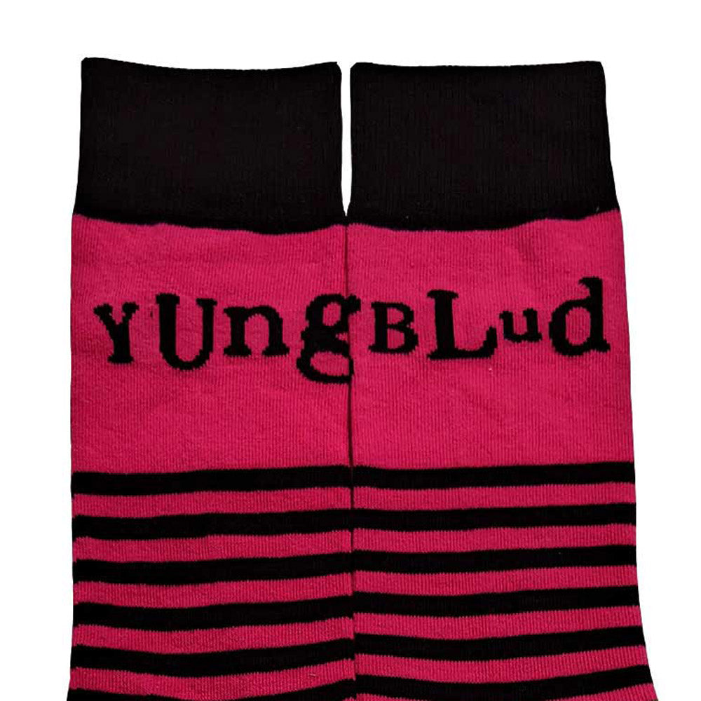 
                  
                    YUNGBLUD ヤングブラッド (SUMMER SONIC 2025 来日 ) - Logo & Stripes / ソックス / メンズ 【公式 / オフィシャル】
                  
                