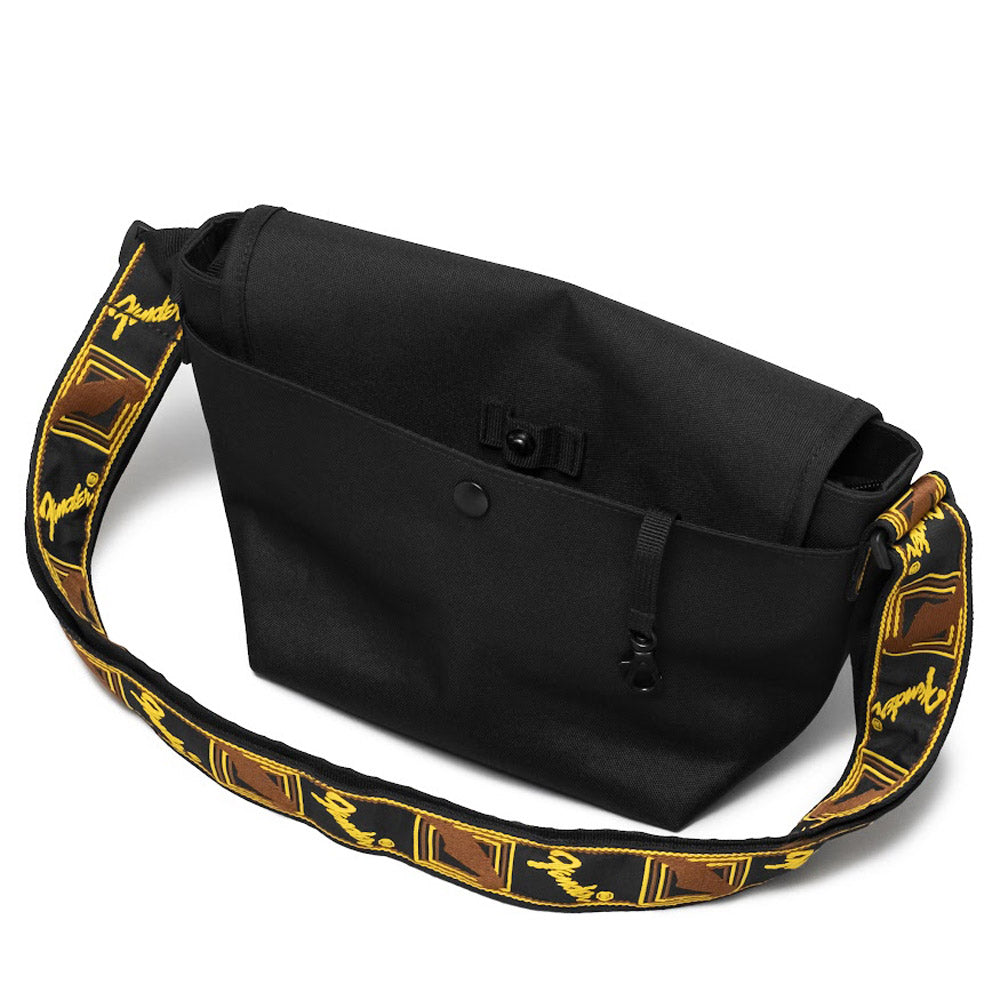 最終値下：Fender フラップショルダー / ショルダーバッグ FENDER フェンダー - フラップショルダー / ショルダーバッグ 【公式