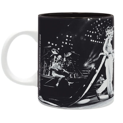 QUEEN クイーン (初来日50周年 ) - Live at Wembley / 320 ml / マグカップ 【公式 / オフィシャル】