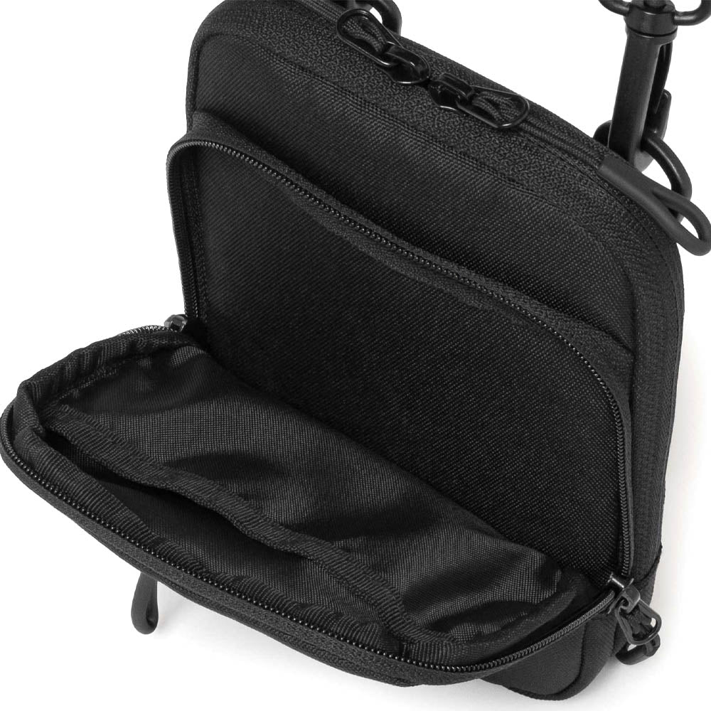 
                  
                    [Pre-order item] FENDER (80th anniversary) - Mini sacoche / shoulder bag
                  
                