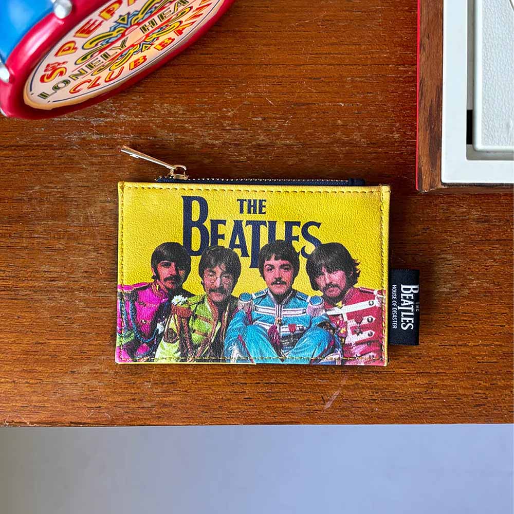 
                  
                    THE BEATLES ビートルズ (結成 65周年 ) - Sgt. Pepper Zip Purse / Disaster(U.K.ブランド) / 財布 【公式 / オフィシャル】
                  
                