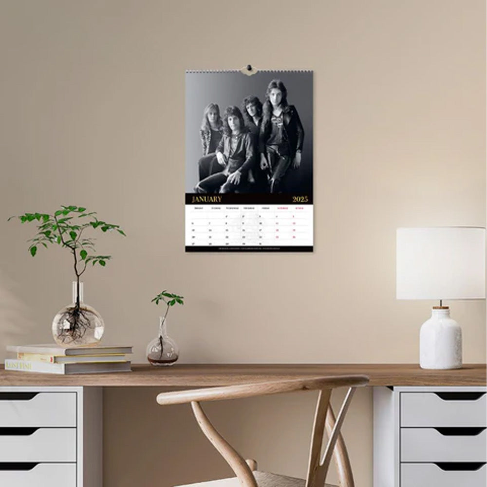 
                  
                    【廃番ラスト販売/特別価格】QUEEN クイーン (結成 55周年 ) - 2025 A3 CALENDAR / カレンダー・ダイアリー
                  
                