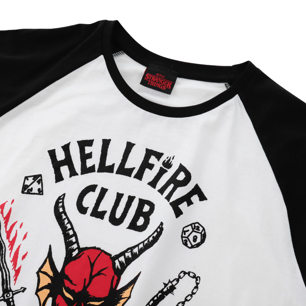 
                  
                    STRANGER THINGS ストレンジャー・シングス (シーズン5 2025年配信決定 ) - HELLFIRE CLUB ラグラン七分袖 / Tシャツ / メンズ 【公式 / オフィシャル】
                  
                