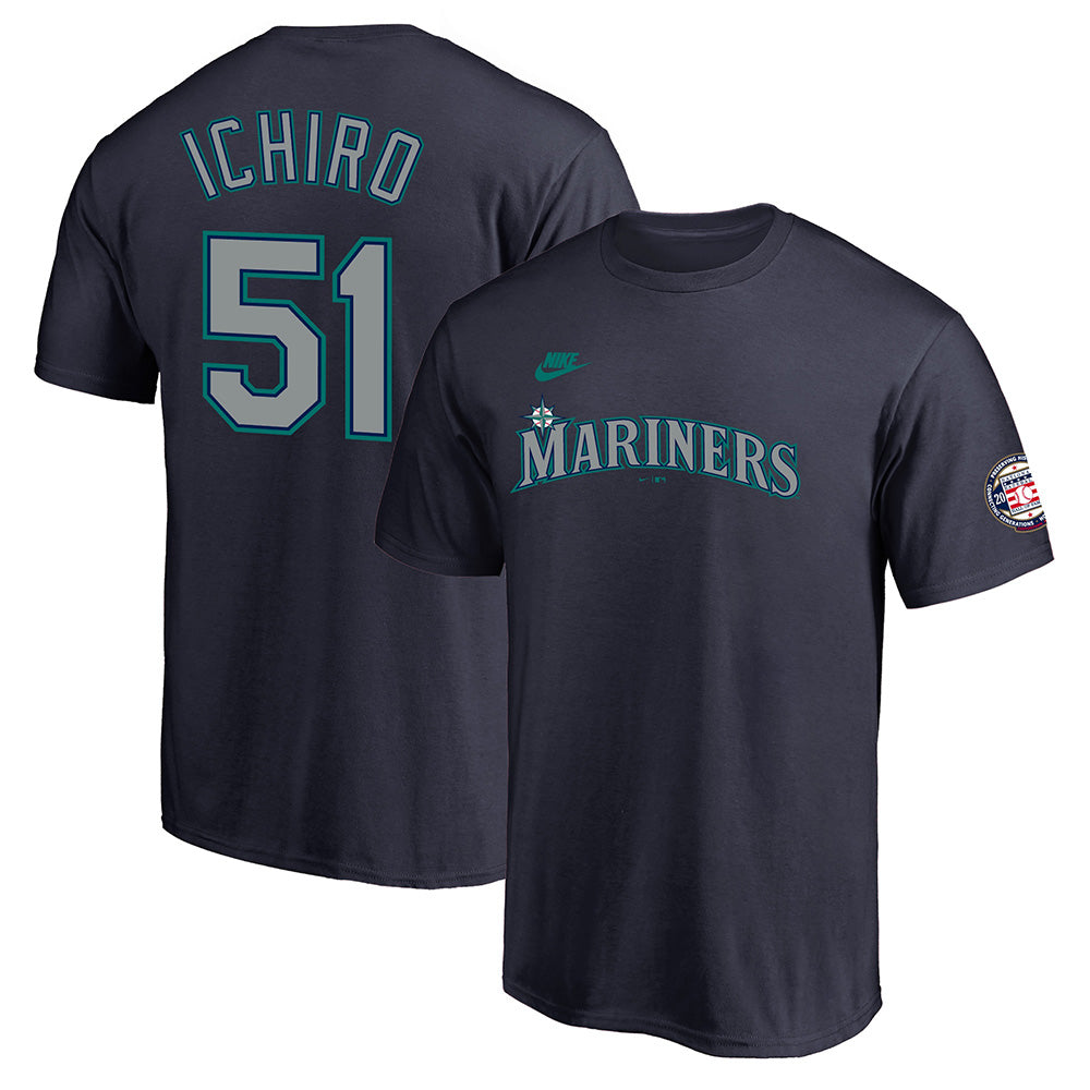 ICHIRO イチロー -  米国野球殿堂入り記念 マリナーズ イチロー ネーム＆ナンバー / ネイビー / 限定 / Tシャツ / メンズ 【公式 / オフィシャル】
