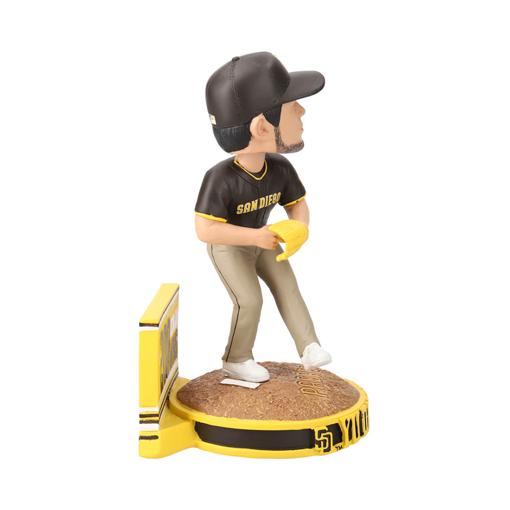 YU DARVISH ダルビッシュ有 - 日米通算200勝記念 MLB公式・限定 Collector's Bobblehead (記念台座付) / 日本限定モデル1000個 / フィギュア・人形 【公式 / オフィシャル】