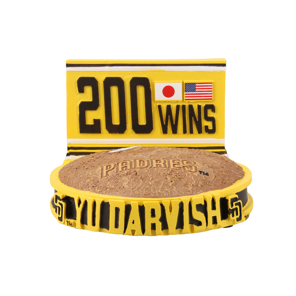YU DARVISH ダルビッシュ有 - 日米通算200勝記念 MLB公式・限定 Collector's Bobblehead (記念台座付) / 日本限定モデル1000個 / フィギュア・人形 【公式 / オフィシャル】