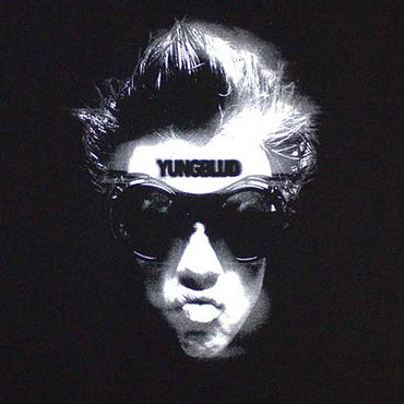 YUNGBLUD ヤングブラッド - Goggles Graphic / Tシャツ / メンズ 【公式 / オフィシャル】