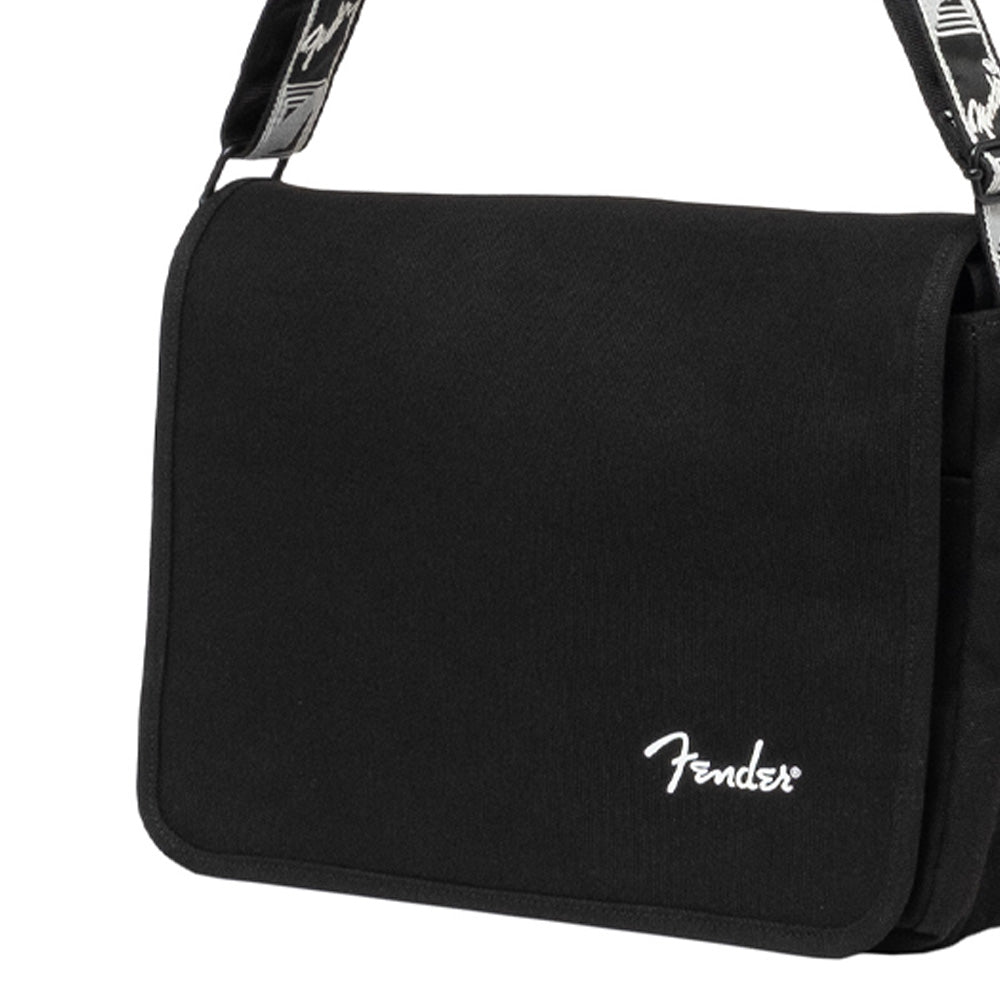 【予約商品】 FENDER フェンダー (設立 80周年 ) - フラップショルダー / グレーストラップ / ショルダーバッグ