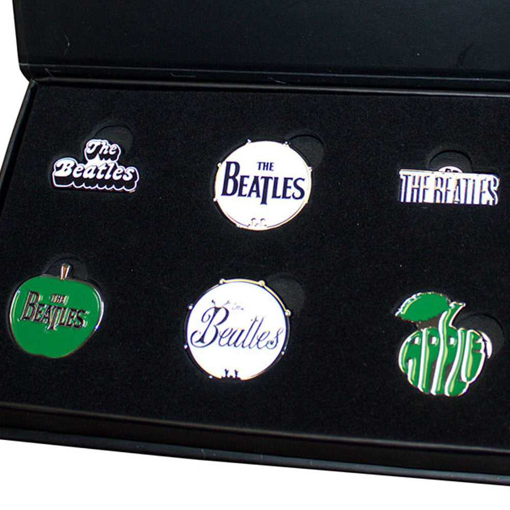 
                  
                    THE BEATLES ビートルズ (結成 65周年 ) - Logos / ピンバッジセット / バッジ 【公式 / オフィシャル】
                  
                
