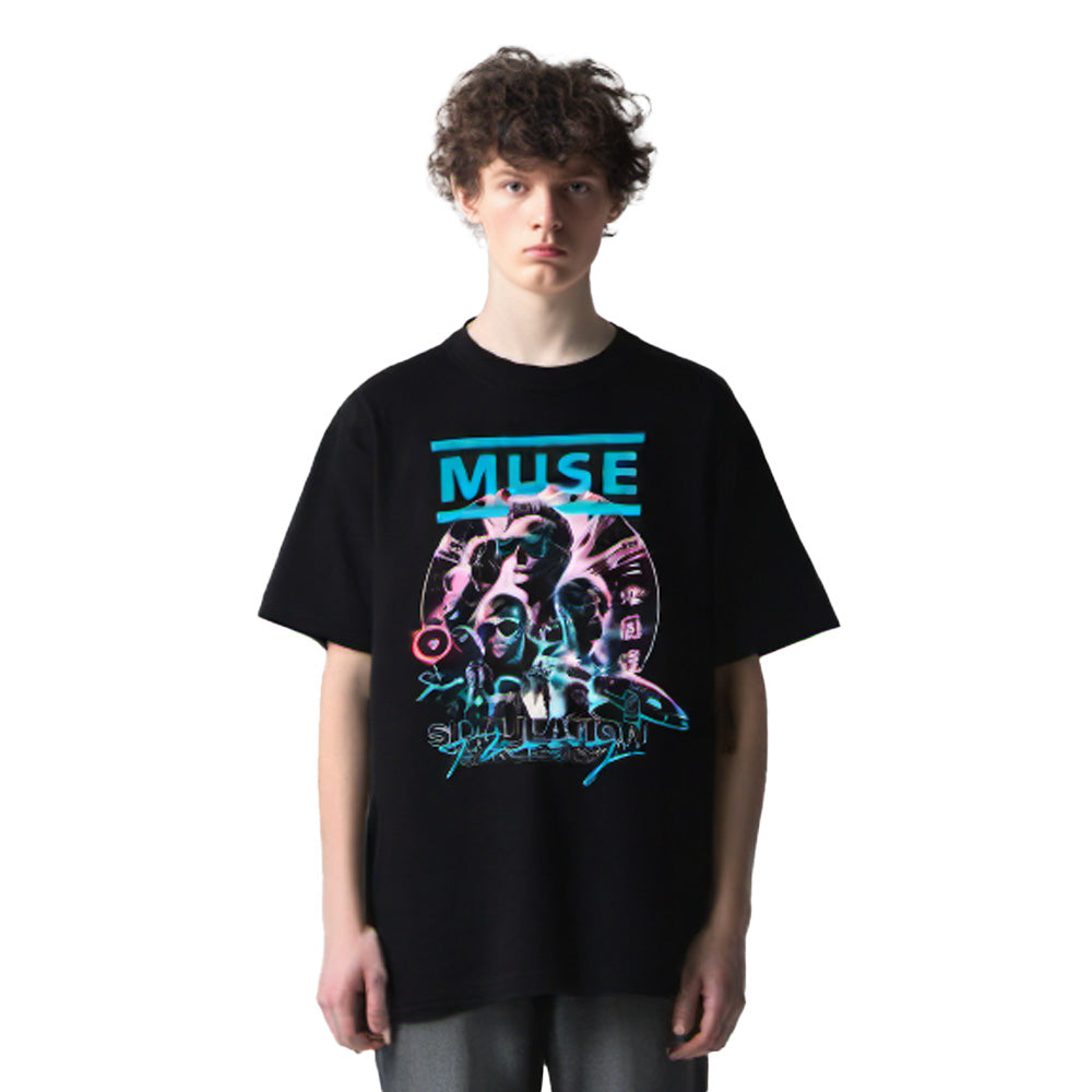 
                  
                    MUSE ミューズ (9月 来日 ) - SIMULATION POSTER / Tシャツ / メンズ
                  
                