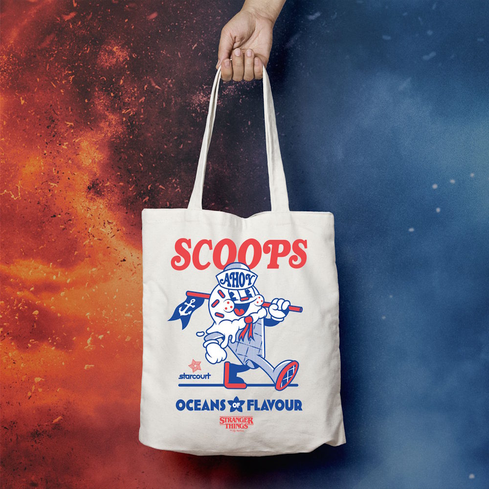 
                  
                    STRANGER THINGS ストレンジャー・シングス (シーズン5 2025年配信決定 ) - Scoops Ahoy Tote Bag / トートバッグ
                  
                