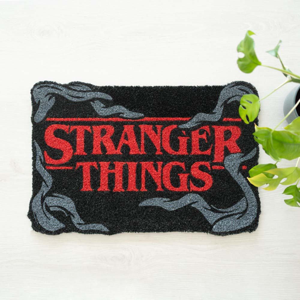 
                  
                    STRANGER THINGS ストレンジャー・シングス (シーズン5 2025年配信決定 ) - STRANGER THINGS / ドアマット
                  
                