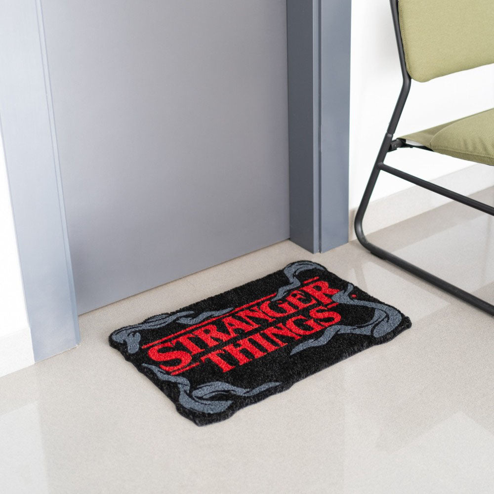 
                  
                    STRANGER THINGS ストレンジャー・シングス (シーズン5 2025年配信決定 ) - STRANGER THINGS / ドアマット
                  
                