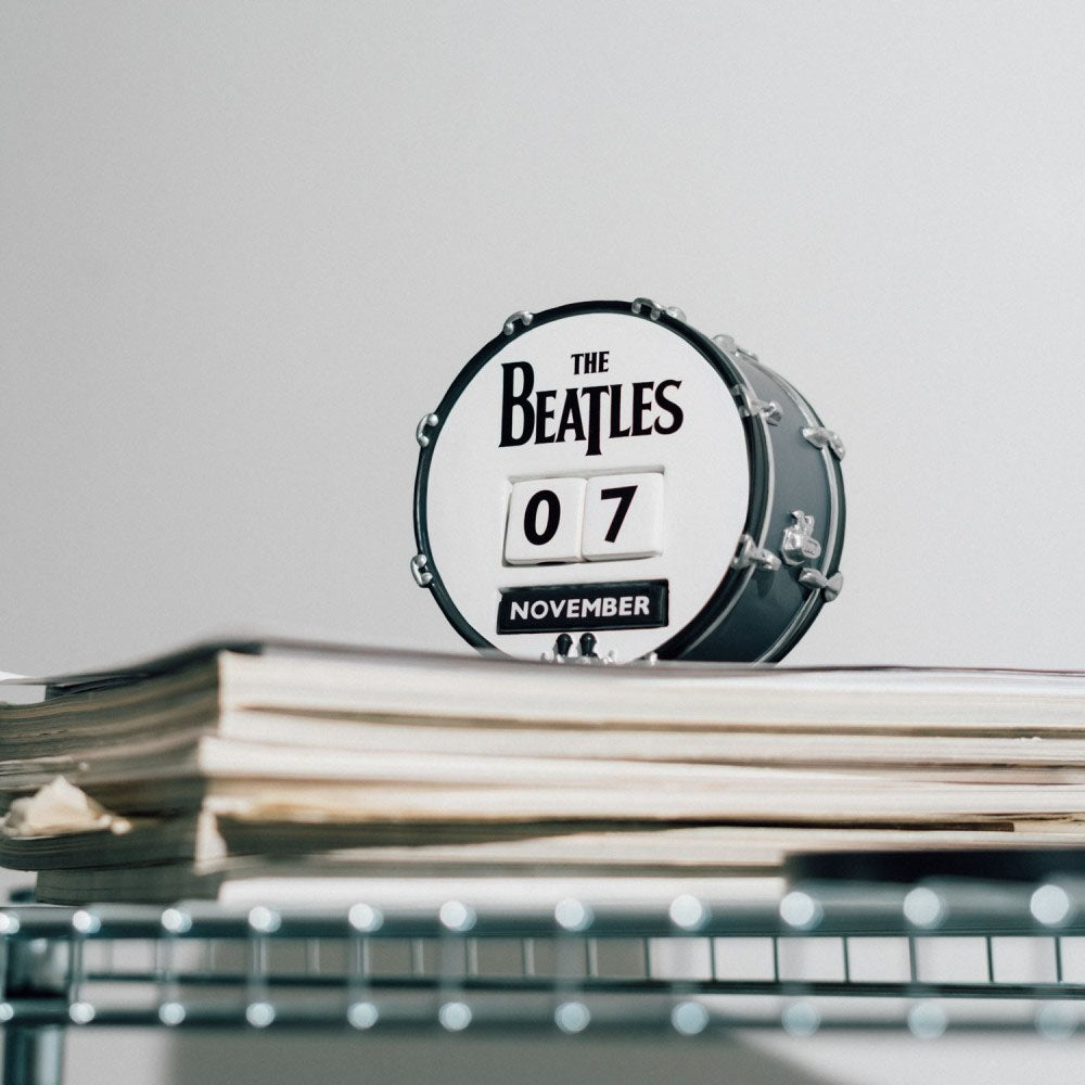 
                  
                    【予約商品】 THE BEATLES ビートルズ (結成 65周年 ) - THE BEATLES / 3Dパーペチュアルカレンダー / 永久カレンダー / カレンダー・ダイアリー
                  
                