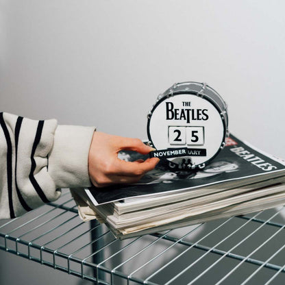 【予約商品】 THE BEATLES ビートルズ (結成 65周年 ) - THE BEATLES / 3Dパーペチュアルカレンダー / 永久カレンダー / カレンダー・ダイアリー