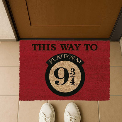 HARRY POTTER ハリーポッター (2027年 ドラマ放送決定 ) - This Way To Platform 9 3/4 / ドアマット 【公式 / オフィシャル】