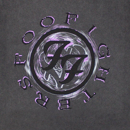 FOO FIGHTERS フーファイターズ (10月 来日 ) - Wheel Logo Shadow / Stone Wash / Tシャツ / メンズ 【公式 / オフィシャル】
