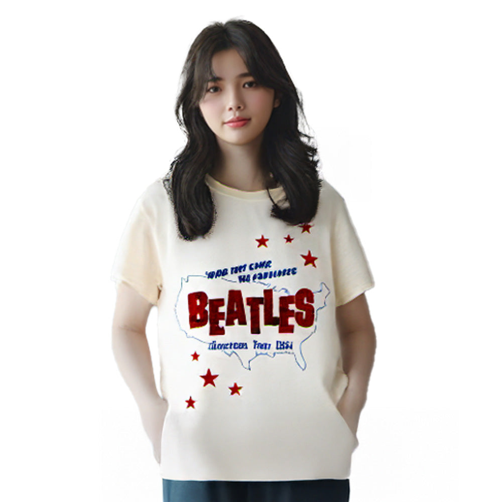 
                  
                    THE BEATLES ビートルズ (結成 65周年 ) - American Tour '64 / バックプリントあり / Tシャツ / メンズ 【公式 / オフィシャル】
                  
                