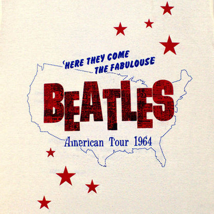 THE BEATLES ビートルズ (結成 65周年 ) - American Tour '64 / バックプリントあり / Tシャツ / メンズ 【公式 / オフィシャル】