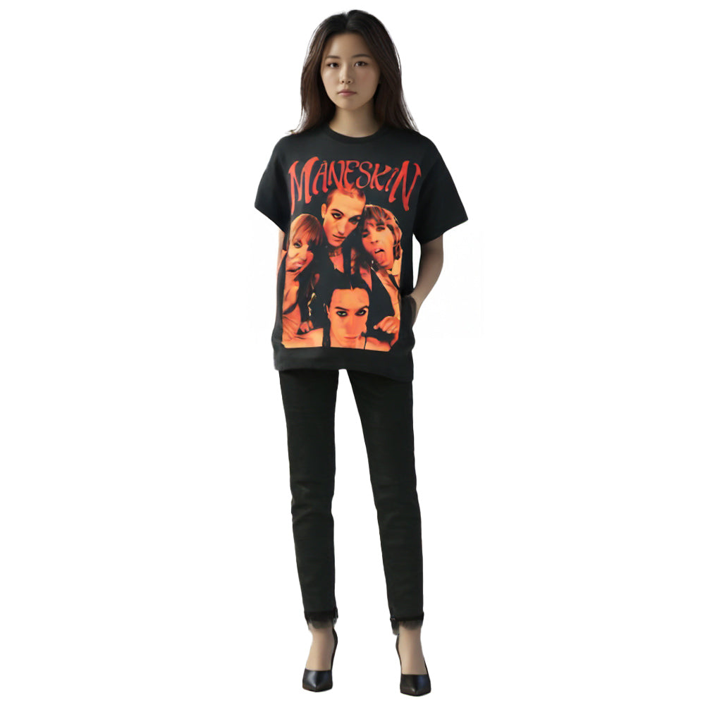 
                  
                    【予約商品】 MANESKIN マネスキン (ダミアーノ・デイヴィッド 10月 来日 ) - Group Photo / Tシャツ / メンズ 【公式 / オフィシャル】
                  
                