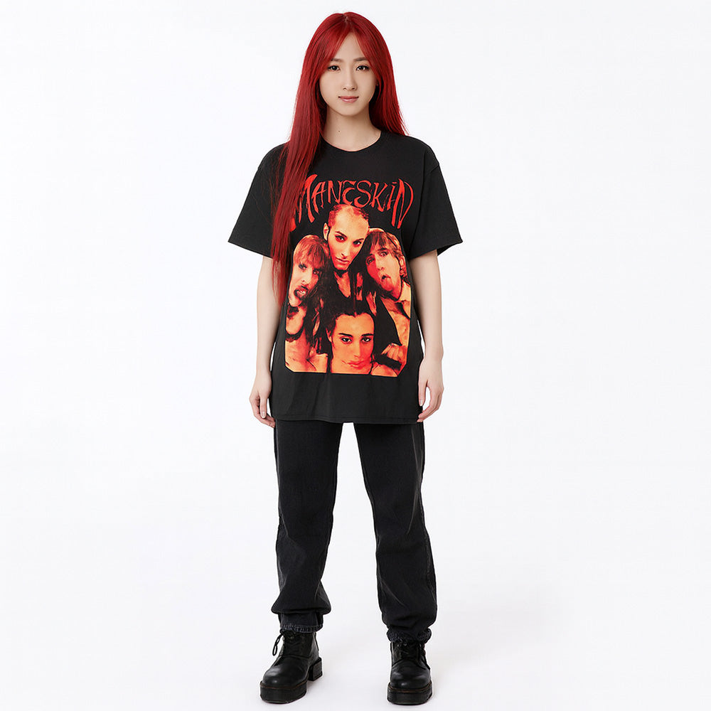 
                  
                    【予約商品】 MANESKIN マネスキン (ダミアーノ・デイヴィッド 10月 来日 ) - Group Photo / Tシャツ / メンズ 【公式 / オフィシャル】
                  
                