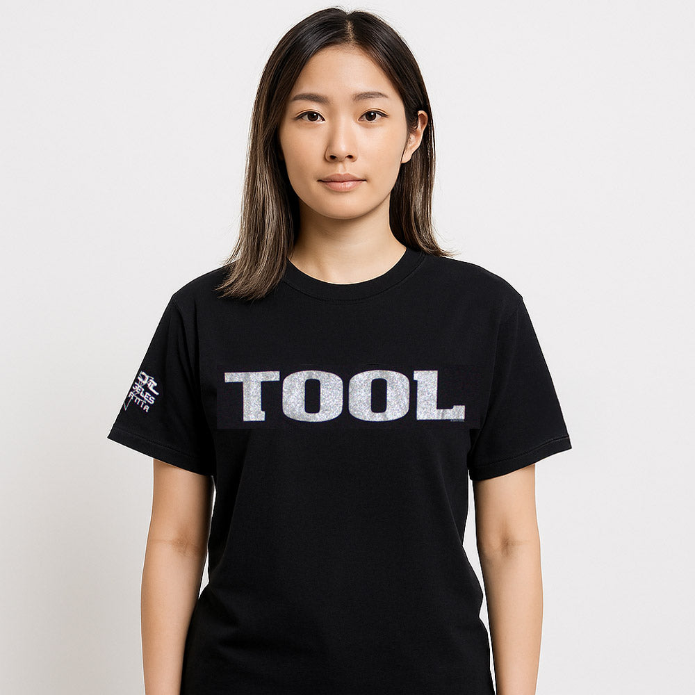 
                  
                    【予約商品】 TOOL トゥール (12月 来日 ) - Metallic Silver Logo / アームプリントあり / Tシャツ / メンズ
                  
                