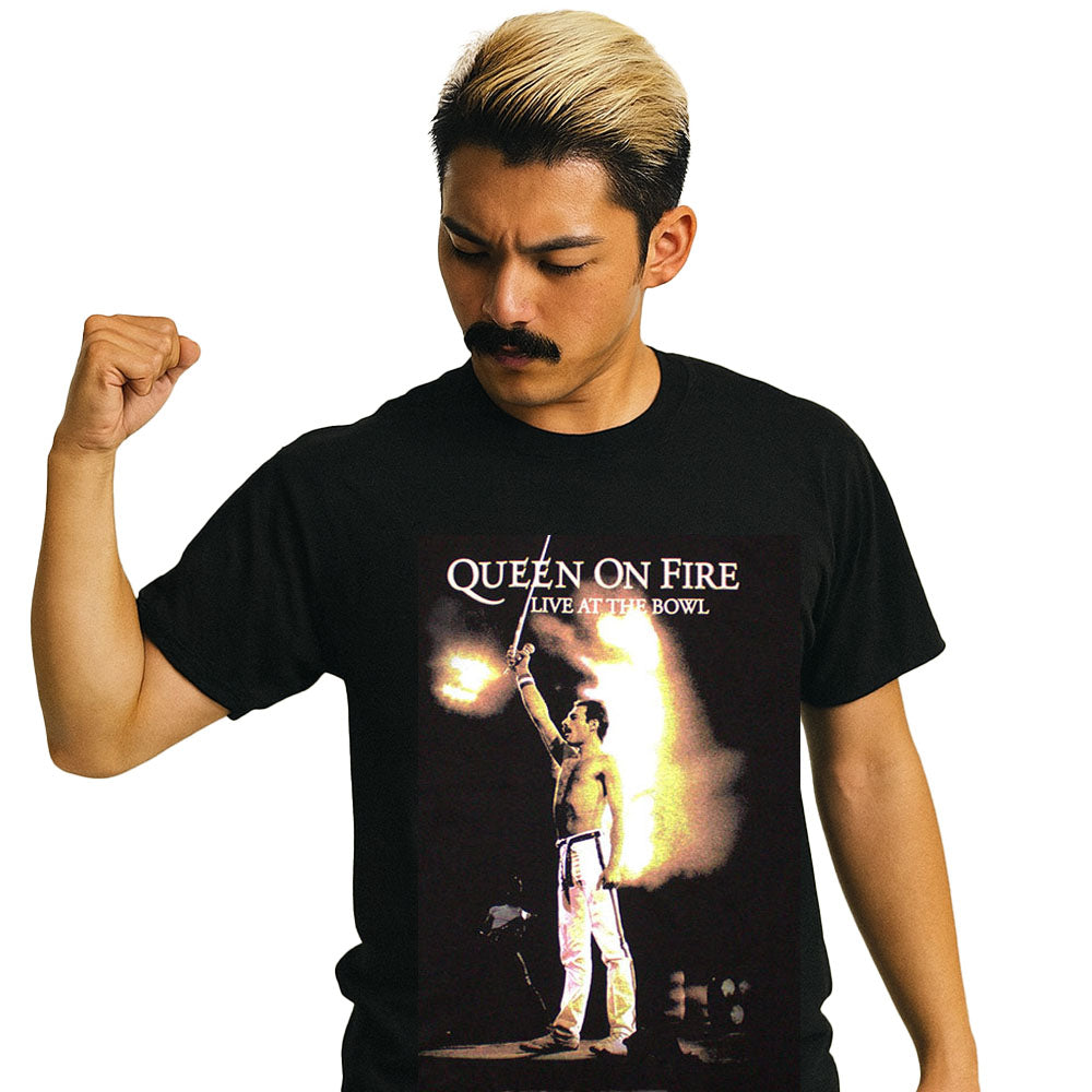 
                  
                    QUEEN クイーン (初来日50周年 ) - Live At The Bowl / Tシャツ / メンズ
                  
                