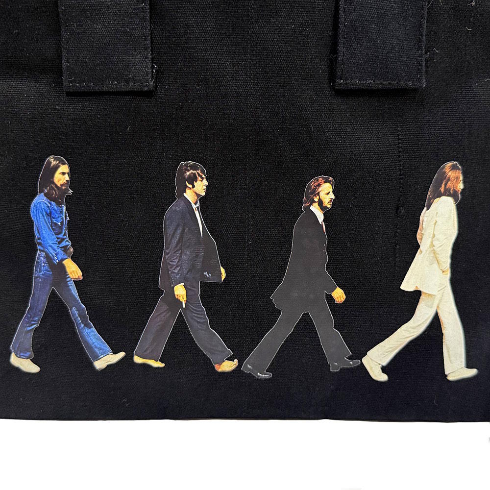 【予約商品】 THE BEATLES ビートルズ (結成 65周年 ) - Abbey Road & Drop T Logo / Black / Back Print / トートバッグ 【公式 / オフィシャル】