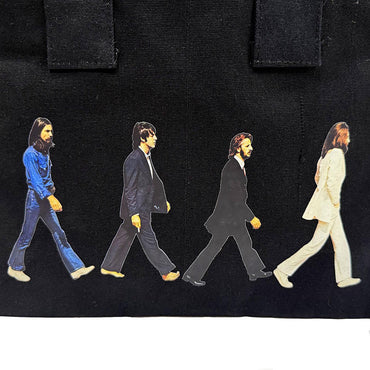 THE BEATLES ビートルズ (結成 65周年 ) - Abbey Road & Drop T Logo / Black / Back Print / トートバッグ