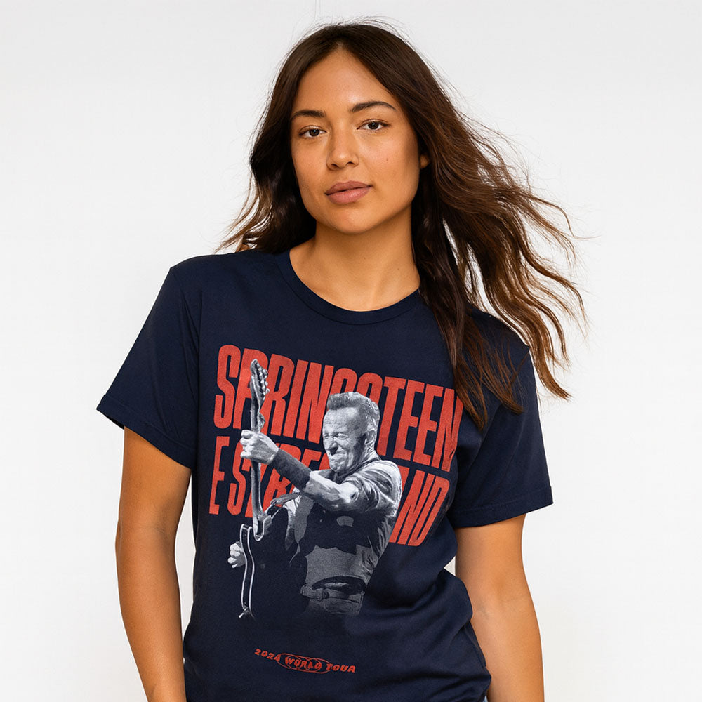 
                  
                    BRUCE SPRINGSTEEN ブルーススプリングスティーン (11月 映画公開 記念 ) - Tour '24 Guitar Photo / バックプリントあり / 2024年ツアー会場限定販売 / Tシャツ / メンズ
                  
                