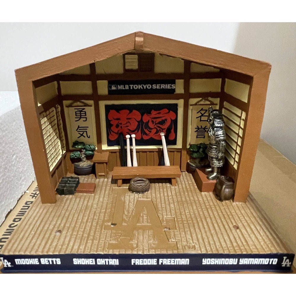 Freddie Freemanボブルヘッド & 限定 ヘルメットセット 2025 Los Angeles Dodgers 04-11-2025 FREDDIE FREEMAN BOBBLEHEAD New in