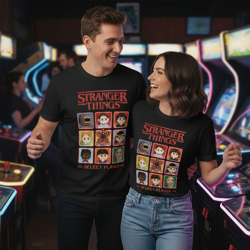 【予約商品】 STRANGER THINGS ストレンジャー・シングス (シーズン5 配信 記念 ) - SELECT A PLAYER / Tシャツ / メンズ