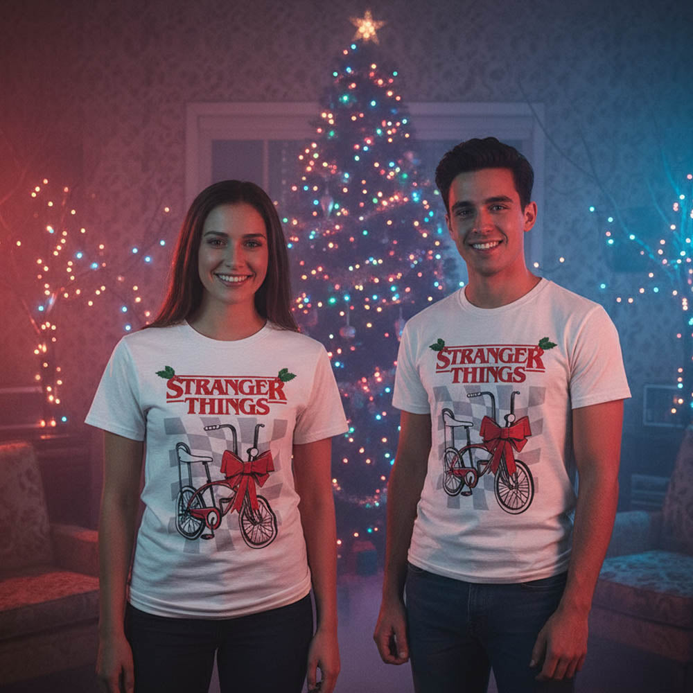 STRANGER THINGS ストレンジャー・シングス (シーズン5 配信 記念 ) - 【クリスマス限定】Christmas Bike / Tシャツ / メンズ