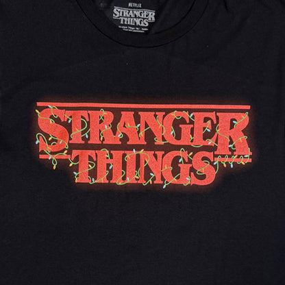 STRANGER THINGS ストレンジャー・シングス (シーズン5 配信 記念 ) - 【クリスマス限定】Logo With Christmas Lights / Tシャツ / メンズ
