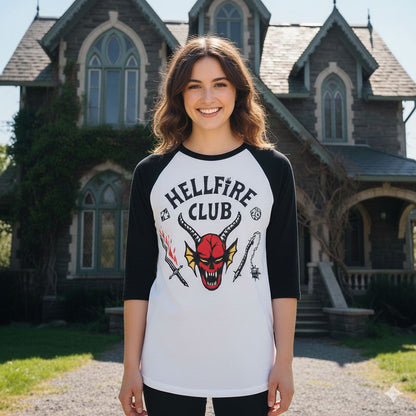 【予約商品】 STRANGER THINGS ストレンジャー・シングス (アニメシリーズ 4月23日 配信開始 ) - HELLFIRE CLUB ラグラン七分袖 | ラスト販売 / Tシャツ / メンズ