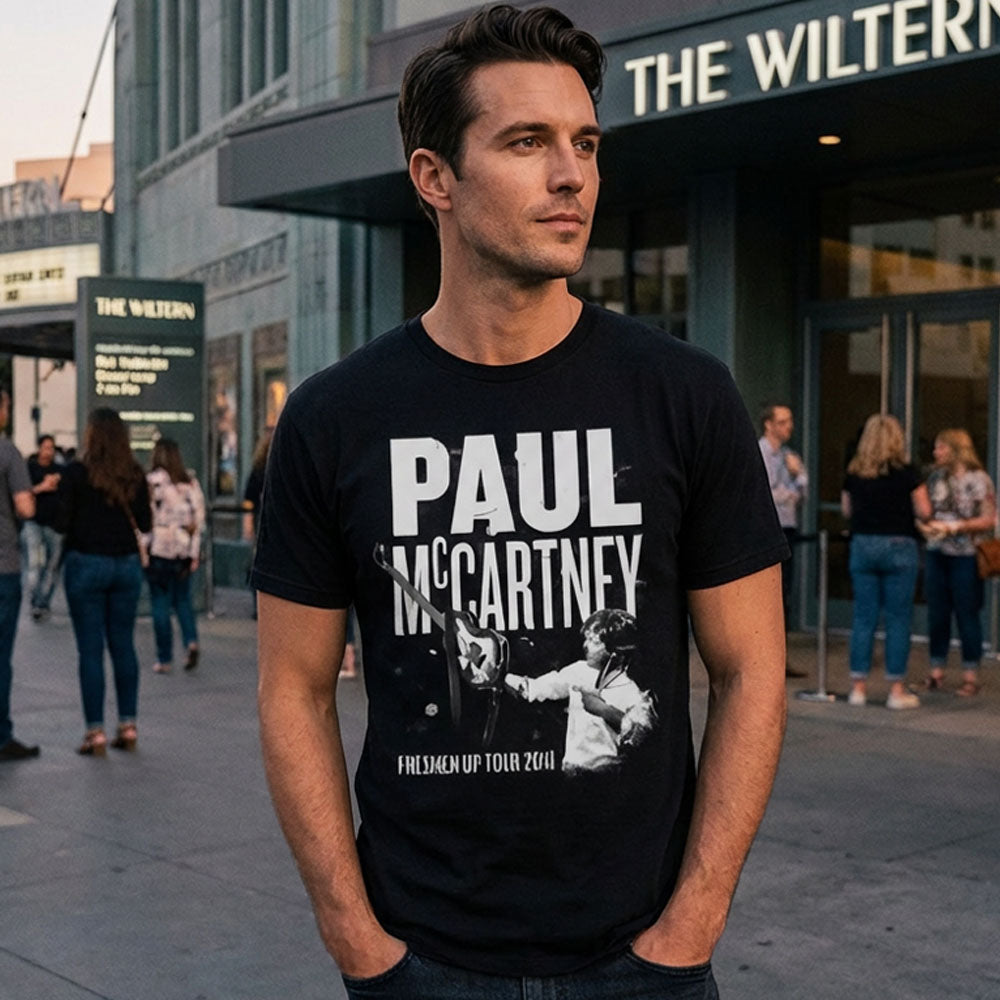 PAUL MCCARTNEY ポールマッカートニー (ウイングス結成55周年記念 ) - GUITAR LIVE / バックプリントあり / Tシャツ / メンズ